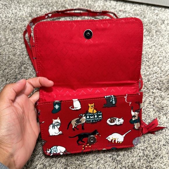 VERA BRADLEY HOLIDAY CATS- RFID All In One Crossbody Wallet - Picture 6 of 6